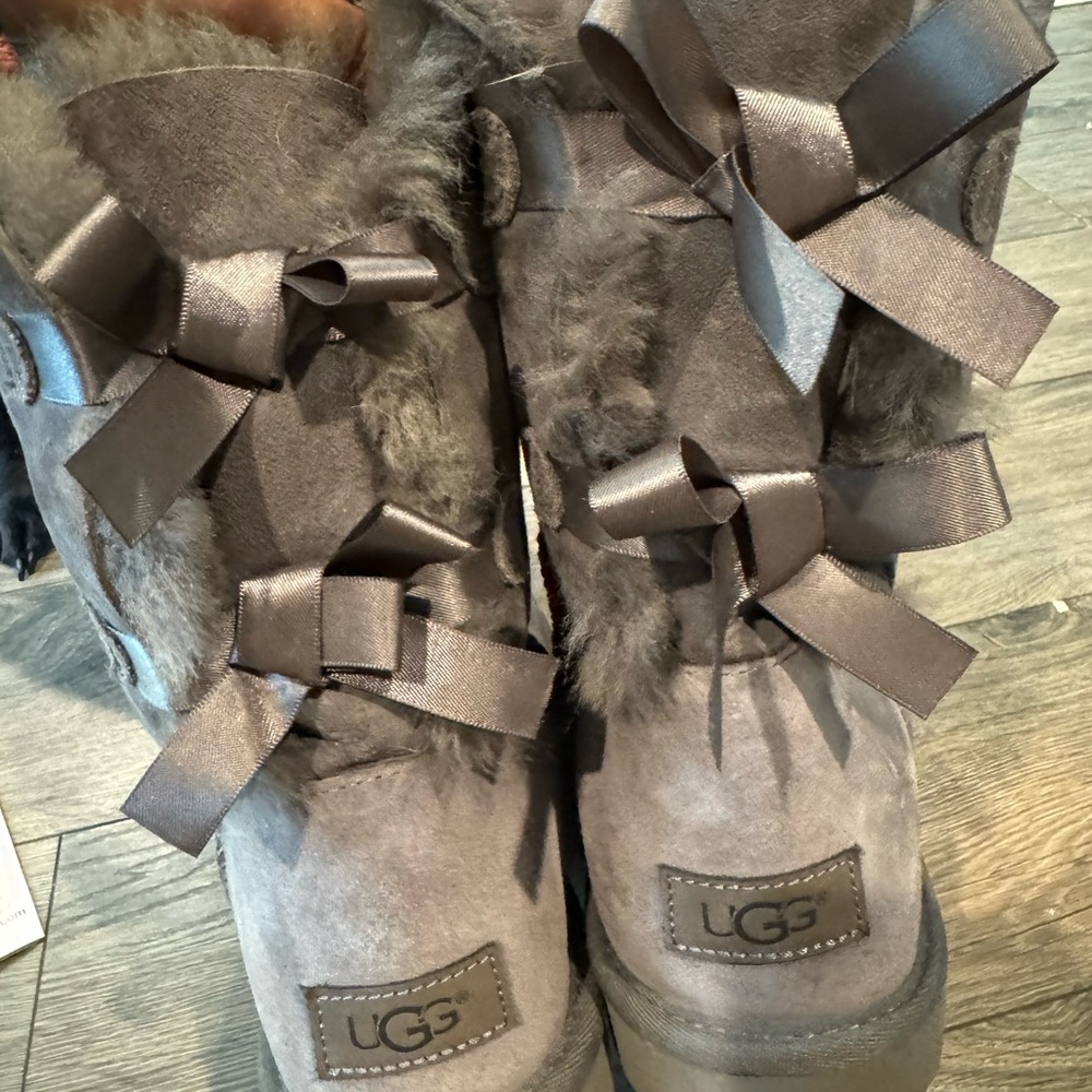 UGG Women's Charcoal Bow Winter Boots